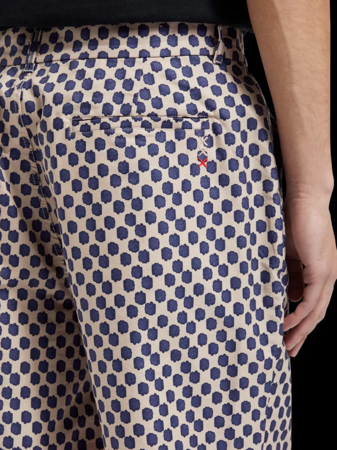 New Scotch & Soda Drift- printed lightweight cotton canvas short PolkaNavyBlue
