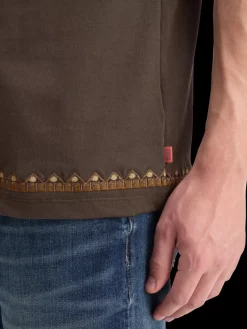 Online Scotch & Soda RELAXED FIT EMBROIDERY T-SHIRT Coffee